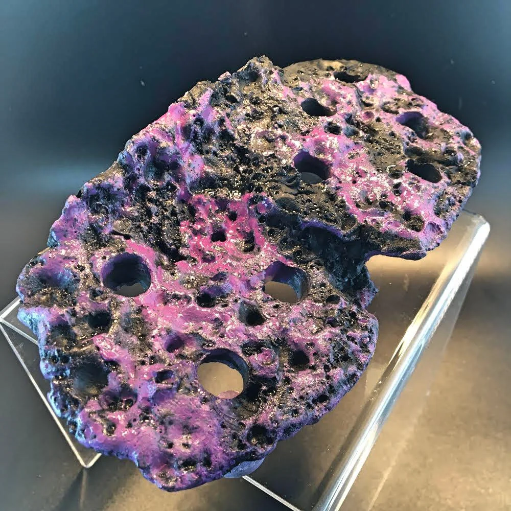8 Hole Magnetic Frag Rock Shelf Display - Image 2